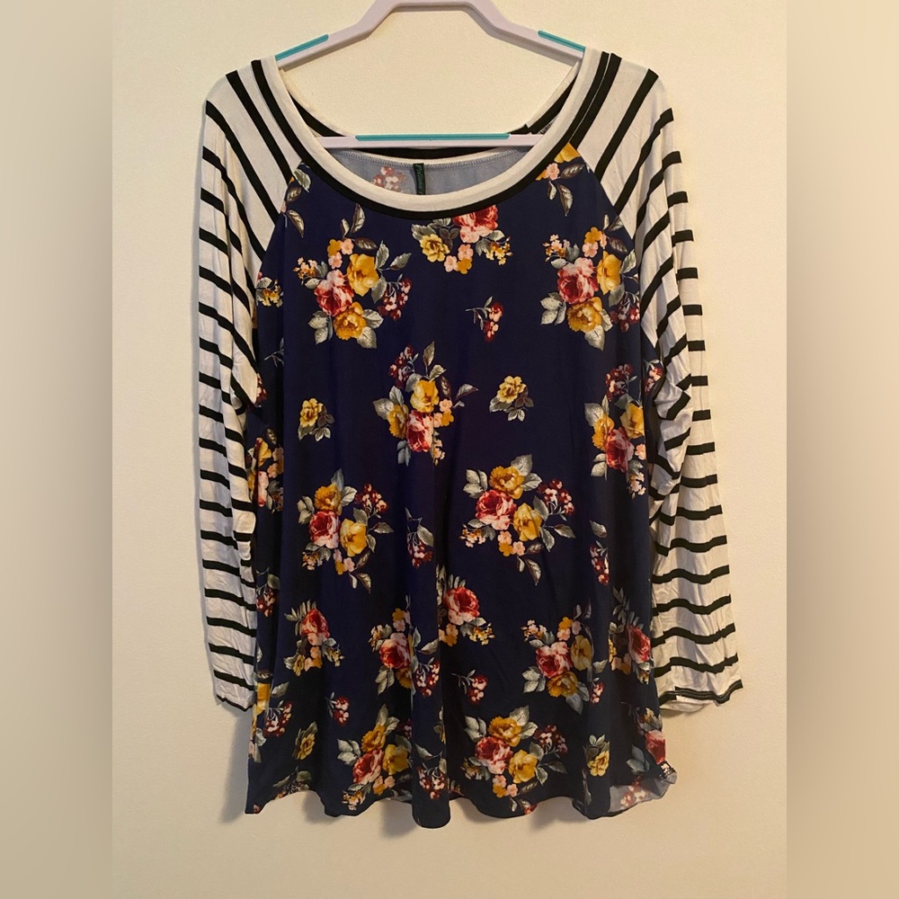 Boutique tunic top 2X